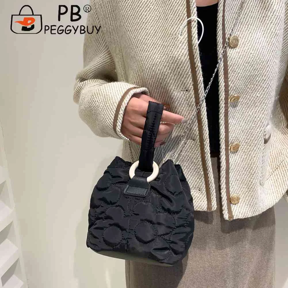 

Стеганая женская сумка-мессенджер на цепочке, Модный повседневный портативный мягкий саквояж на плечо с цветочной вышивкой, легкий чемодан...