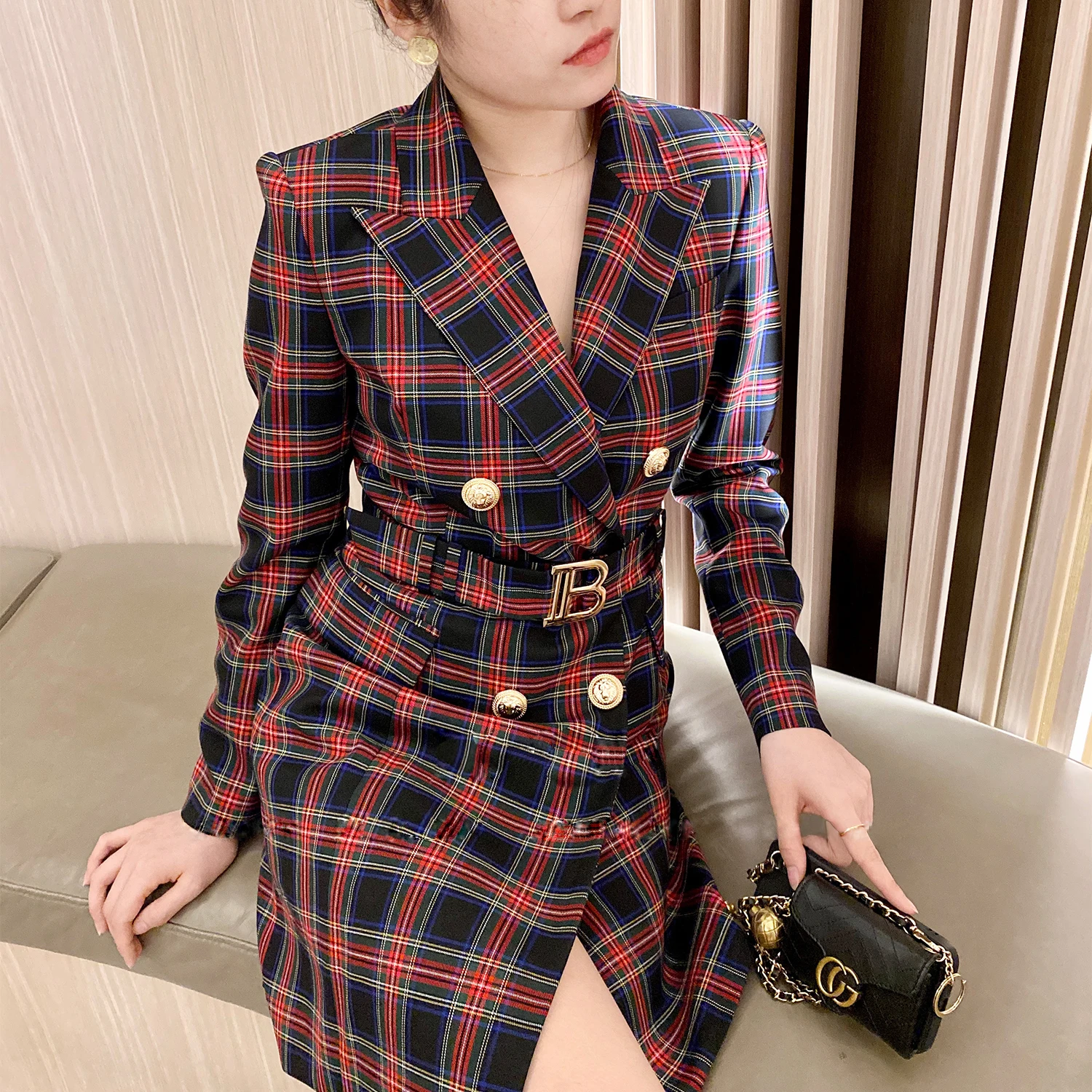 

Женское двубортное платье, приталенное красное пальто в клетку, весна-лето 2022