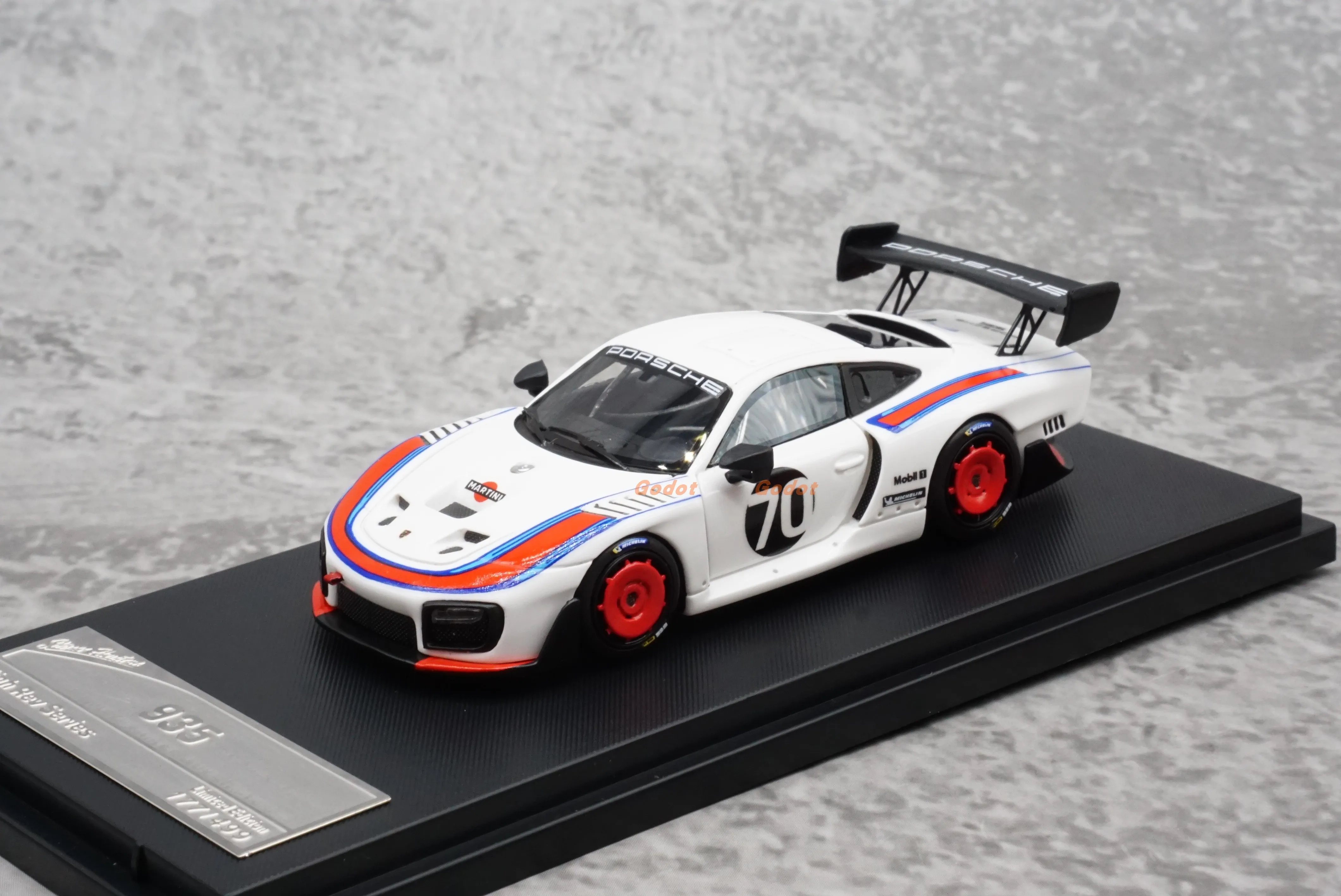 

Stance Hunters 1:64 Porsche 935 Martini 7 CM Resin Collection And Birthday Present Stocks In March 2022