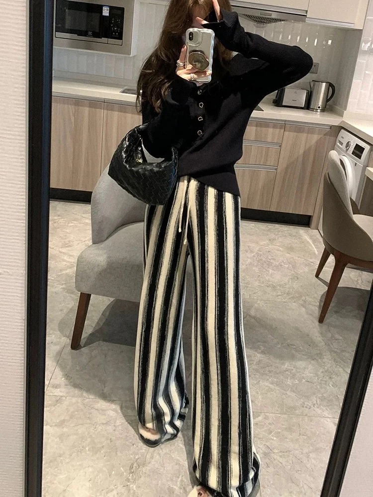 New 2023 Autumn and Winter women‘s Retro High Waist Black and White Striped Gradient Knitted Wide Leg Pants 1003