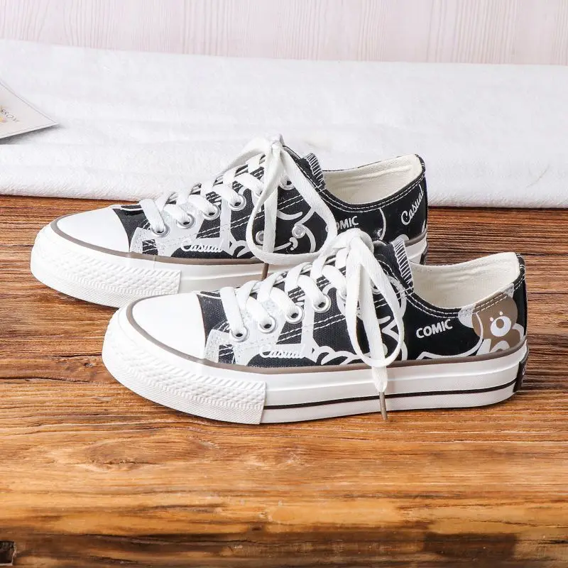 Рисунок 4 - Кеды мужские с граффити