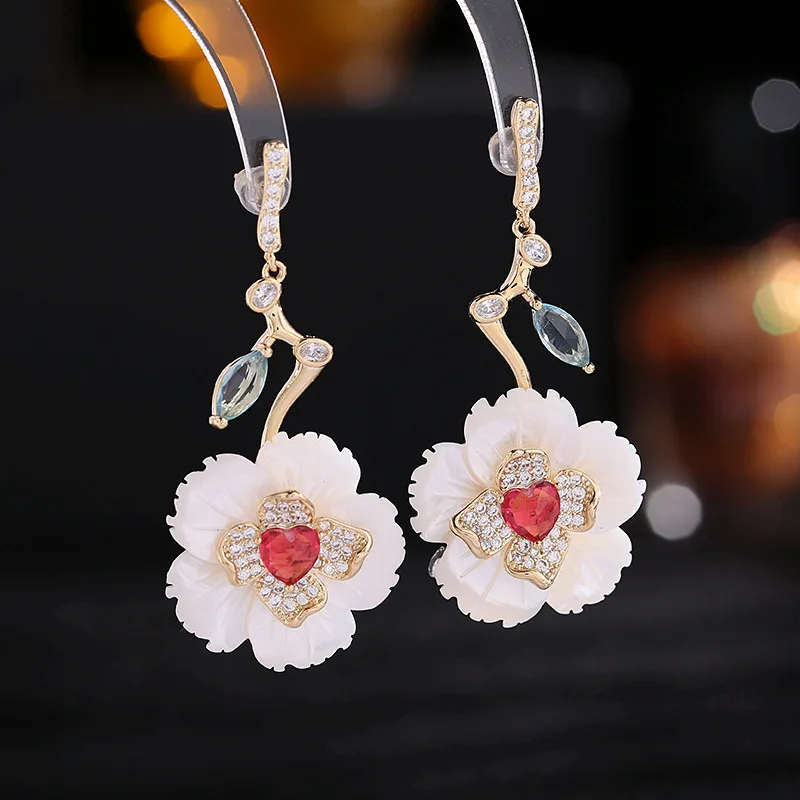 

Дизайнерские Роскошные серьги-подвески в виде ракушек и белых цветов для женщин, Свадебные вечерние серьги для невесты и подружки невесты, элегантные ювелирные изделия в подарок