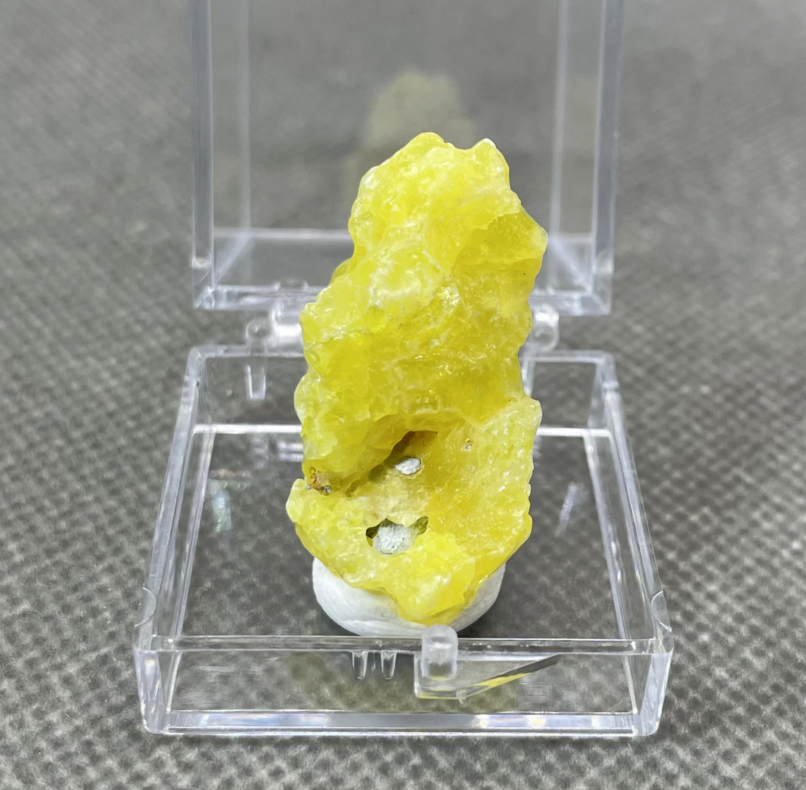 

Новинка! 100% натуральный Пакистан желтый бруцит минеральный образец камни и кристаллы Исцеляющие кристаллы кварц (размер коробки 3,4 см)