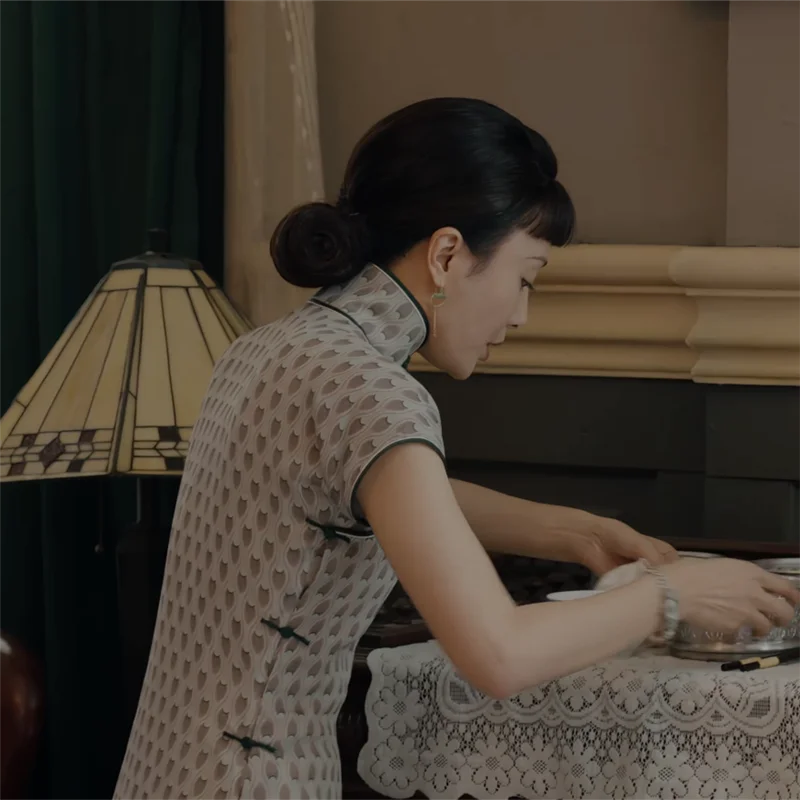 Hot Drama Legacy Chuan Jia Older Sister Yi Zhongling Qin Lan Long Design Body-fit Cheongsam Print Elegrant Chi-pao Republican