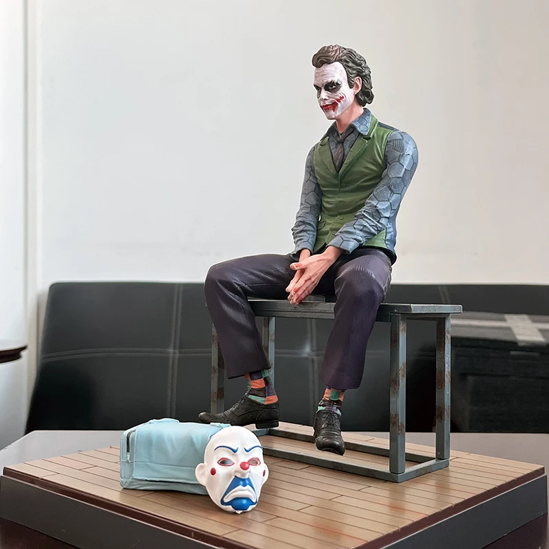 

Movie Joker Heath Ledger Clown Figure Joker PVC Action Figure Collection Statue Model Toy 28cm Helloween Gifts