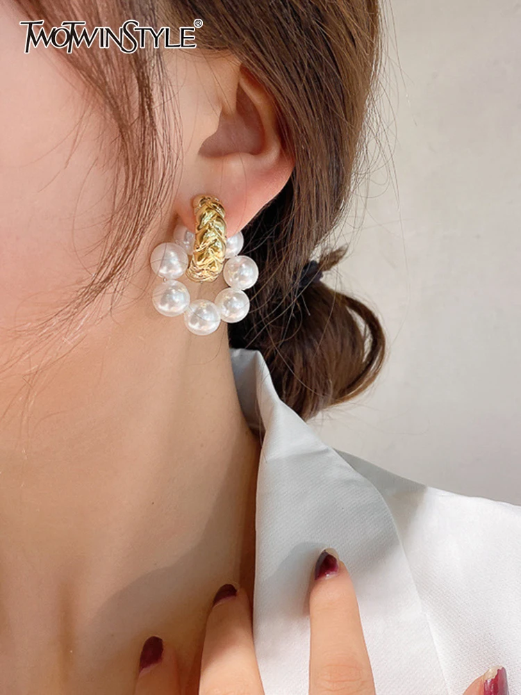 

TWOTWINSTYLE Vintage Patchwork Pearls Hit Color Earrings For Women Minimalist Korean Earrings Females Fashion New 2022 Stylish