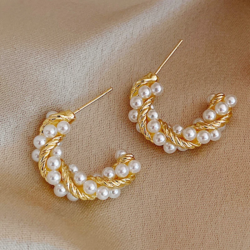 

Trendy Simple Pearl Twist C-Shaped Hoop Earrings Irregular Geometric Gold Color Hoop Earrings for Women Jewelry Accessories 2022