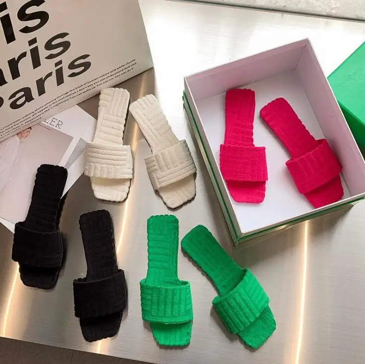 Теплые тапочки с рисунком полотенец новинка 2022 женские тисненые домашние из