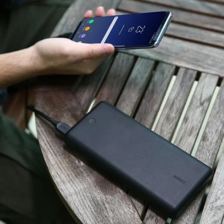 Внешний аккумулятор Aukey Power Bank with 2-Way Delivery Quick Charge 3.0 26800 мАч цвет Черный (PB-XD26) |
