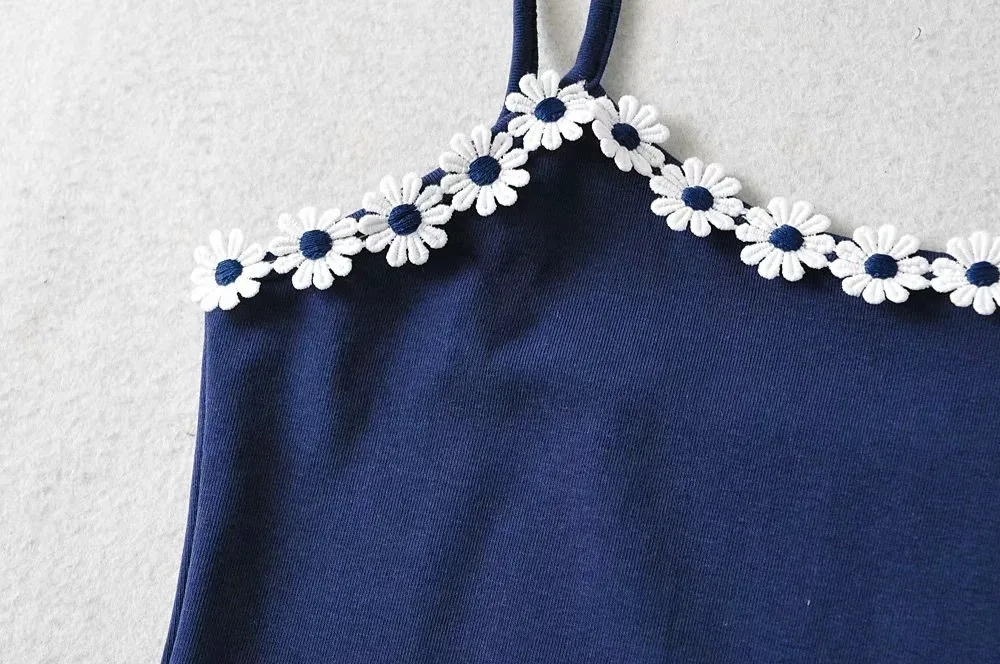 Женский комбинезон с цветочной вышивкой Облегающий на бретелях 2024