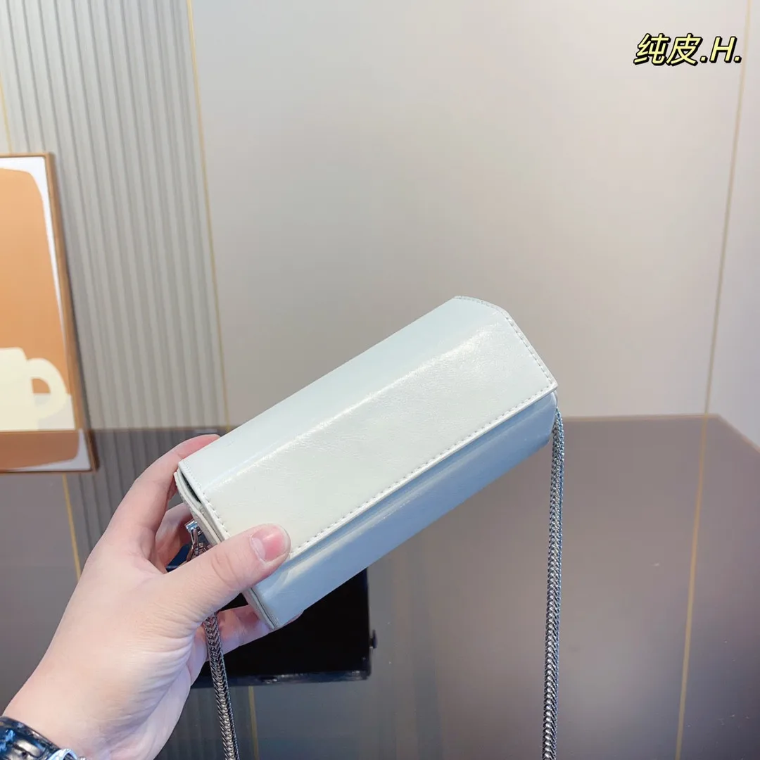 

Новинка весна-лето 2023, модная миниатюрная сумка-пенал через плечо с кожаной цепочкой, универсальная сумка на одно плечо