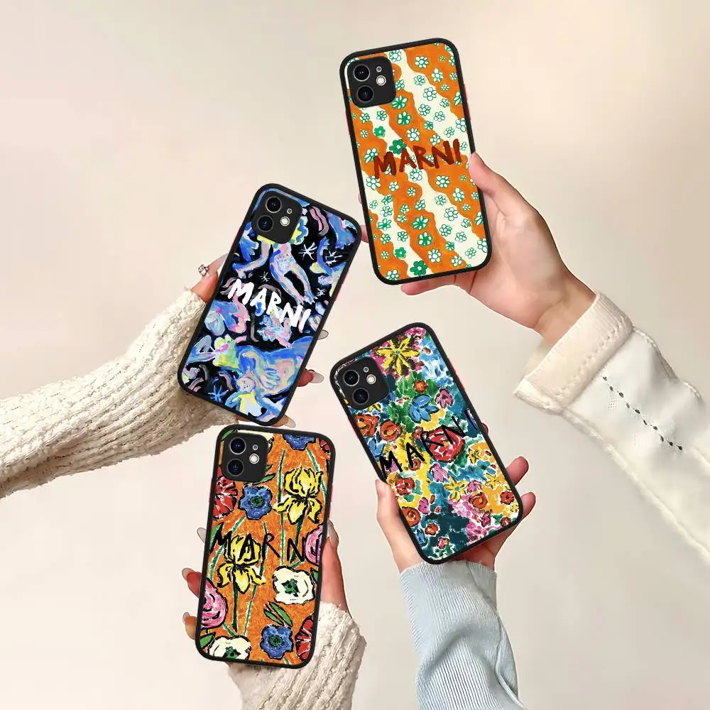 Фото Матовый полупрозрачный чехол M-Marni Flower для iPhone 11 12 13 14 15 16 Pro Max Plus №2