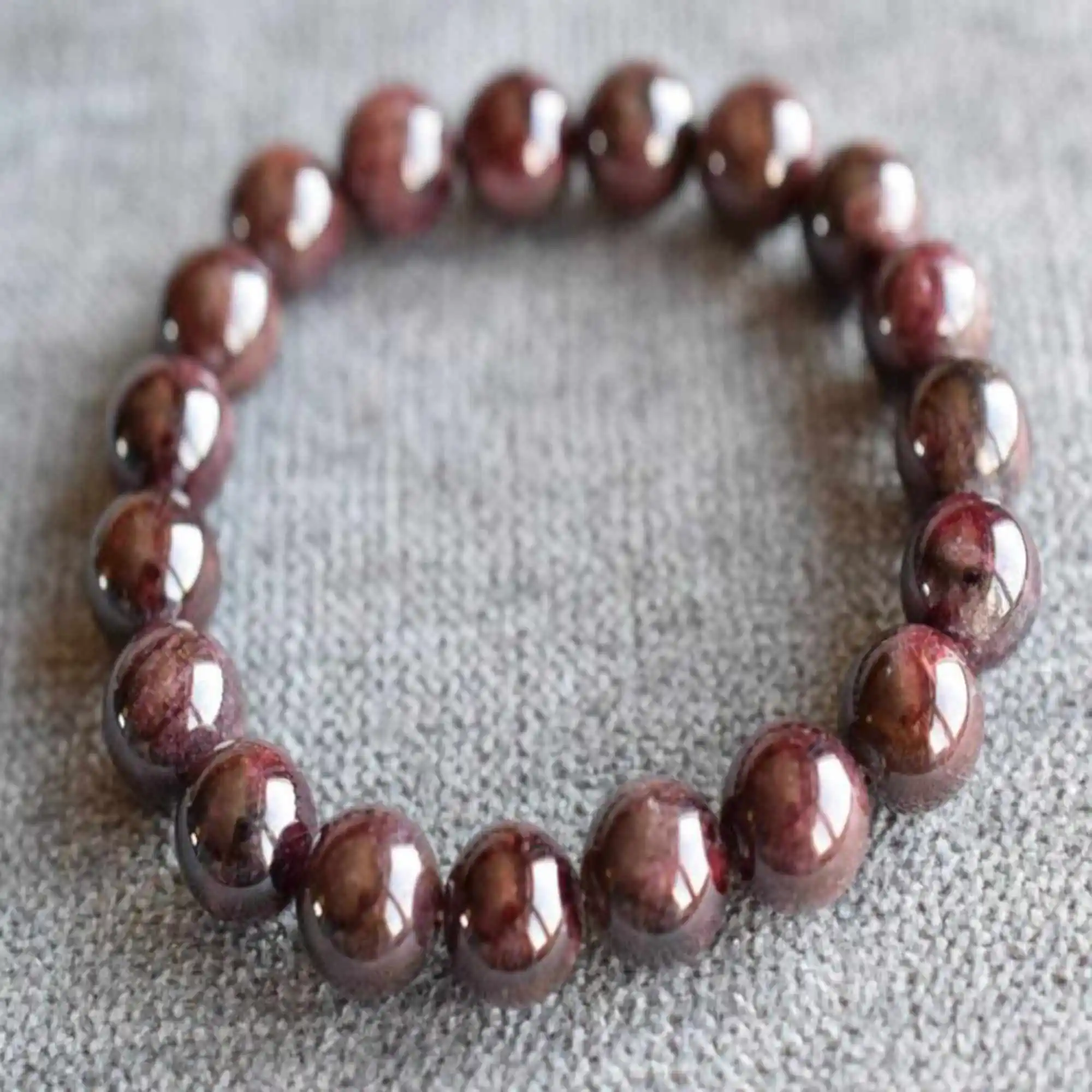 

Natural 10mm red round Garnet energy healing stone bracelet Ms gift CARNIVAL Holiday gifts Lucky Accessories Diy Aquaculture
