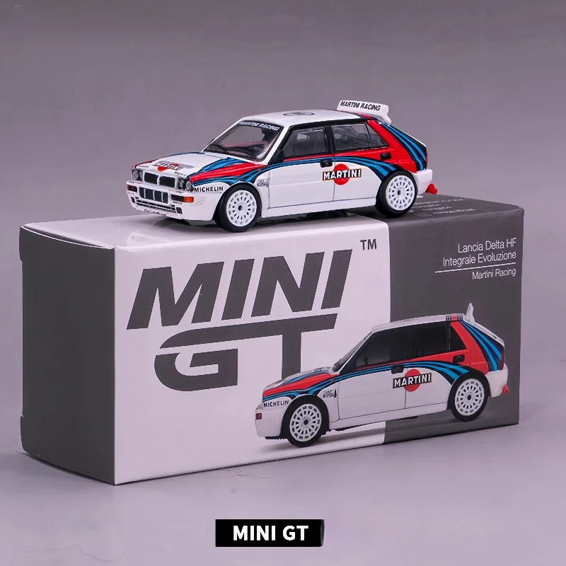 МИНИГТ Миниатюрный металлический автомобиль Lancia Martini 1:64