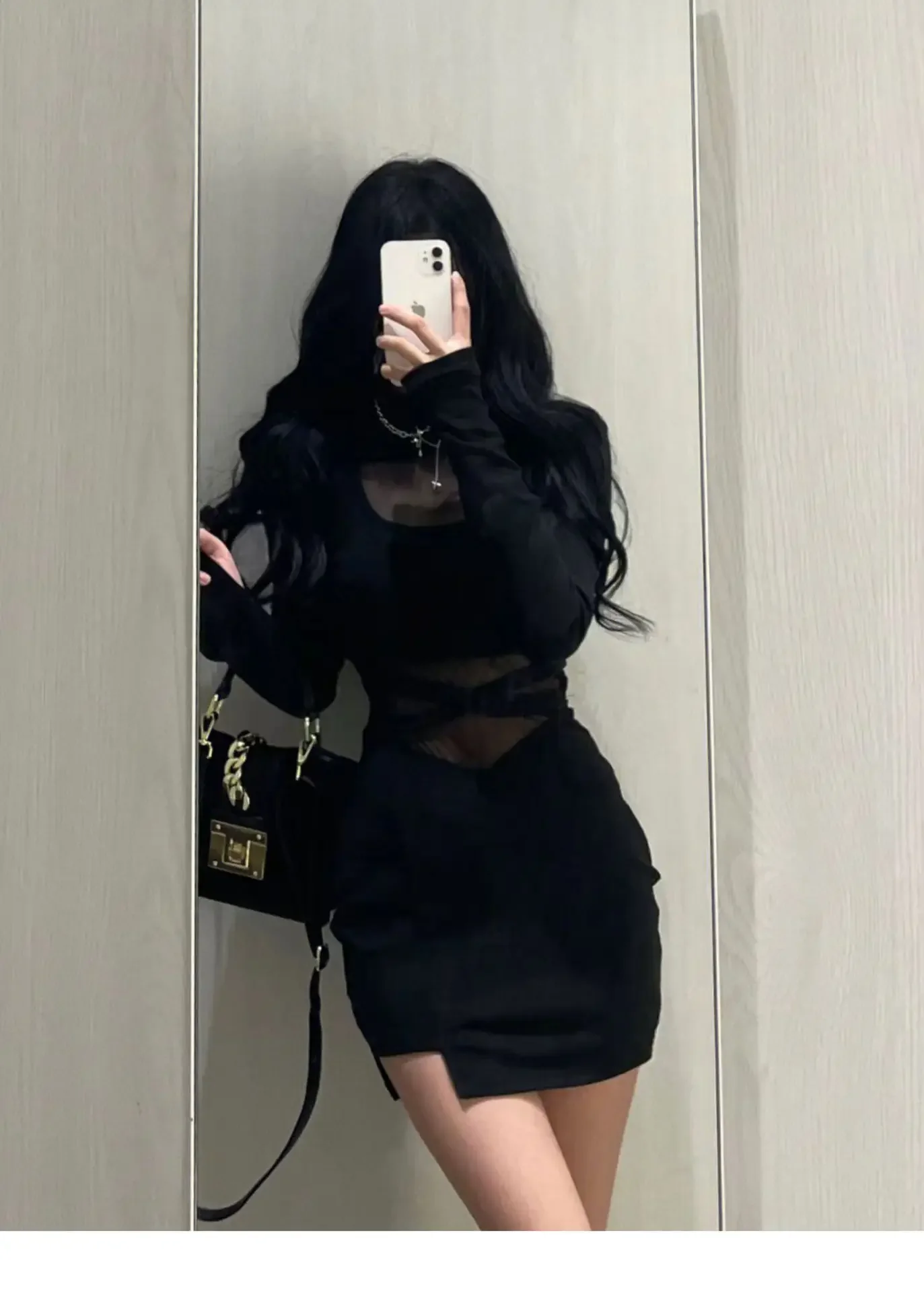 Женское облегающее платье в стиле ретро