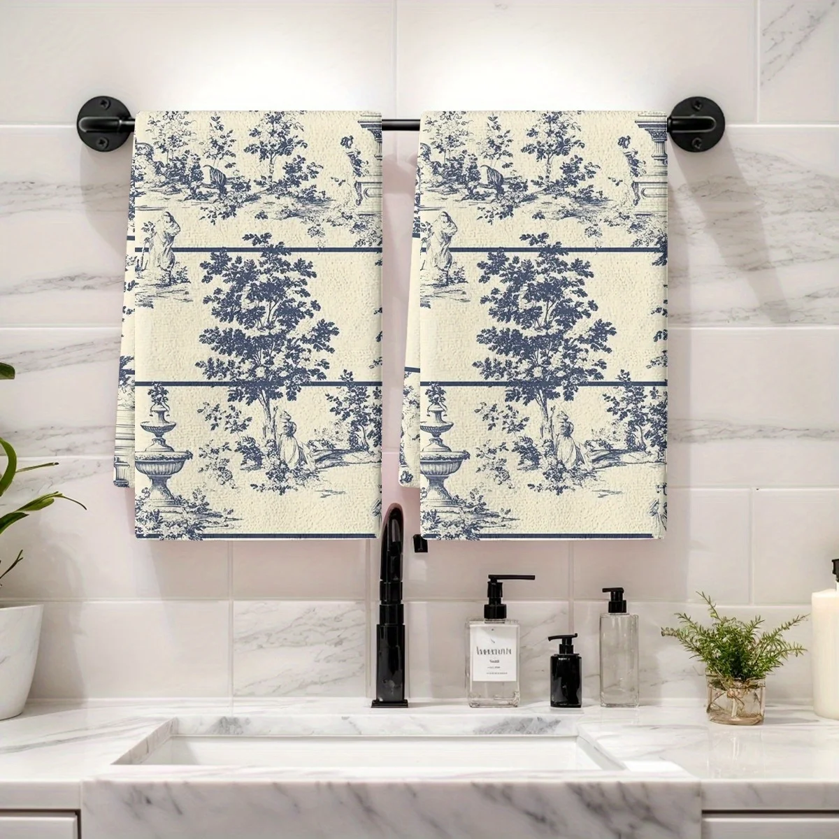 

Два мягких кухонных полотенца из полиэстера