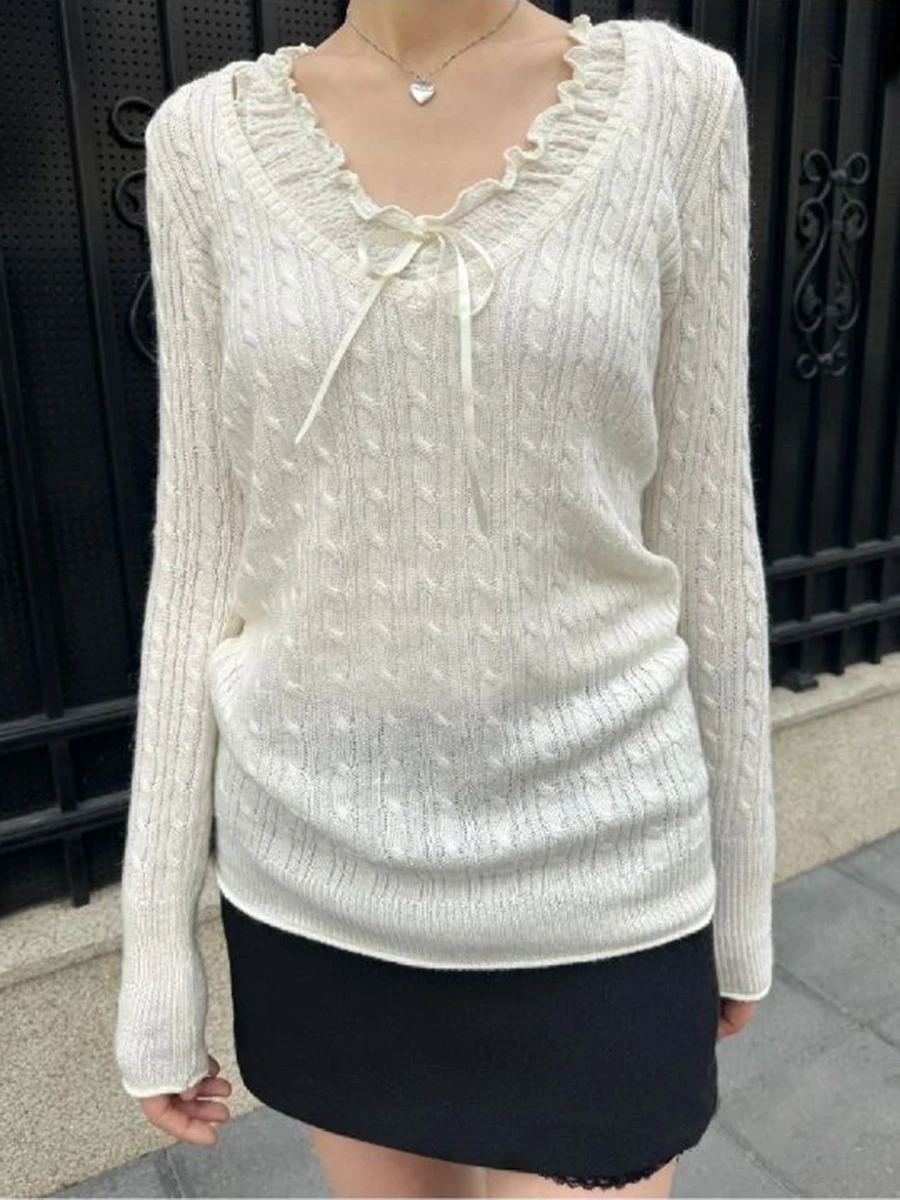 Бежевый тонкий вязаный свитер с витым цветком женские весенние джемперы