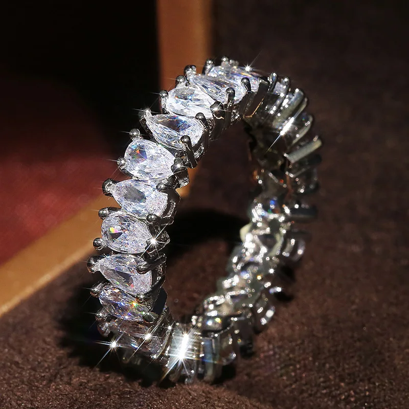 

Huitan New Trendy Women Wedding Rings Brilliant Water Drop Cubic Zirconia Romantic Promise Ring Stylish Love Jewelry Top Quality
