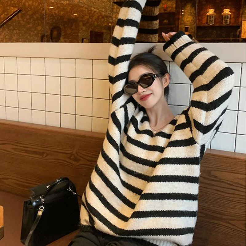 Осень/зима новый черно-белый полосатый вязаный свитер с v-образным вырезом