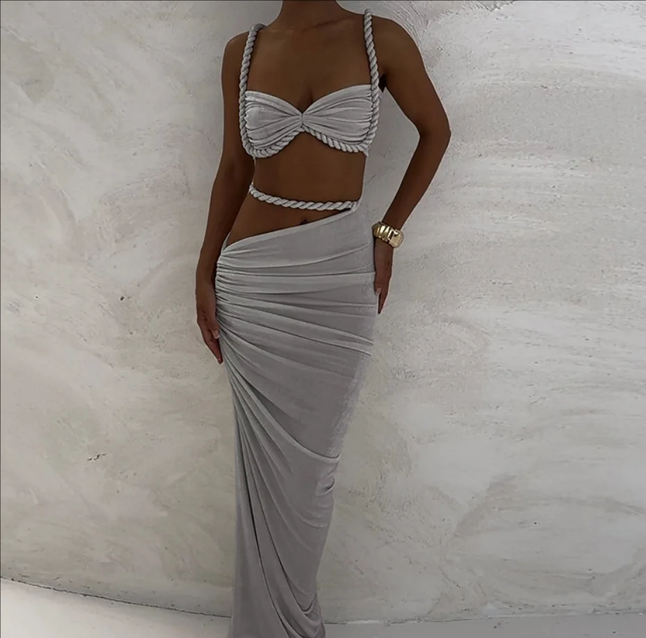 Женский комплект из укороченного топа и мини-юбки с высокой талией цвета в