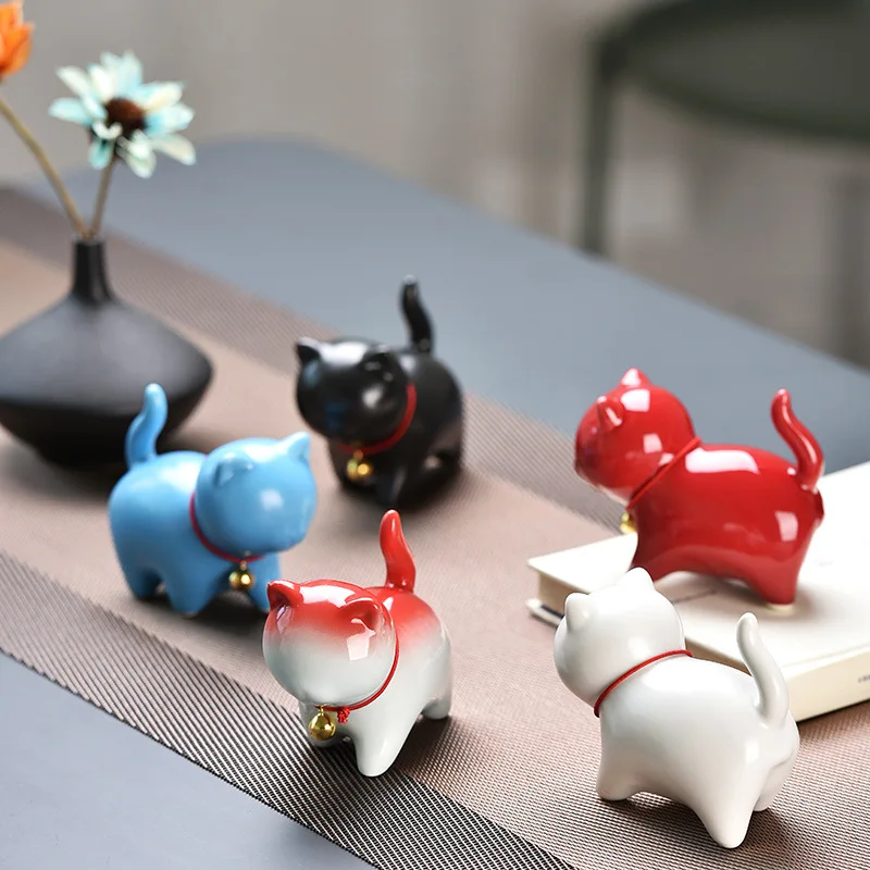 

Cartoon Cat Tea Pets with Bell Cats Ceramic Animal Doll Office Tea Table Decoration Ornaments Teaware Accessories Creative Gifts