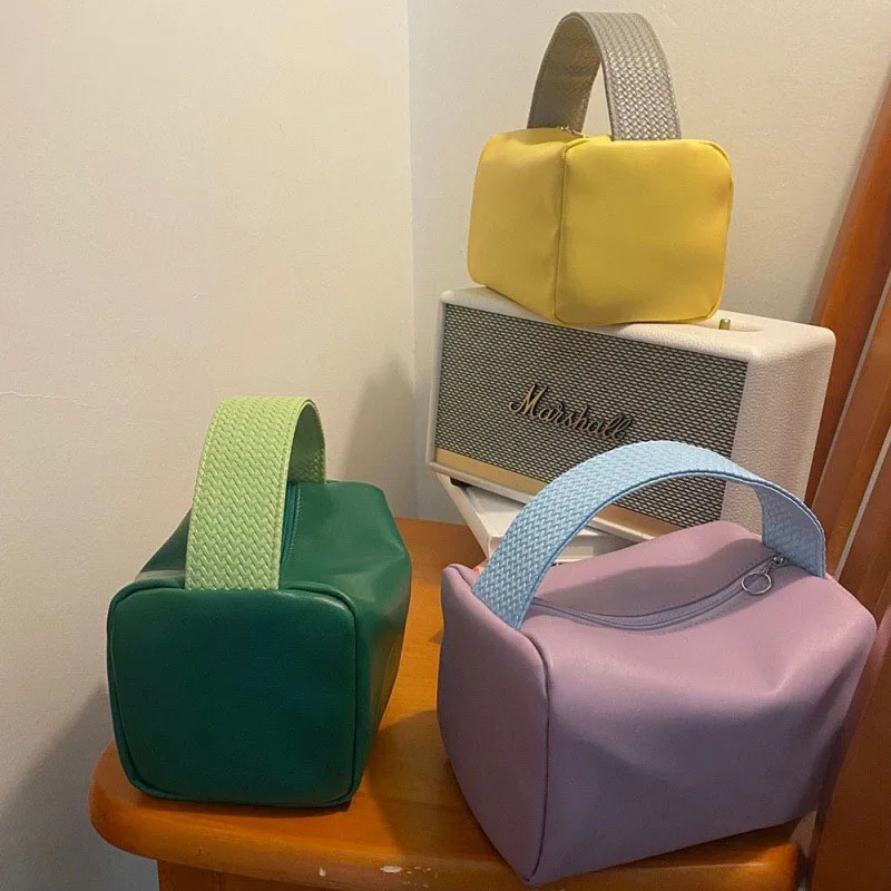 

Portable And Large Capacity Makeup Bag INS Super Hot Minimalist Travel Cosmetics Storage Bag Storage Of Personal Toiletries