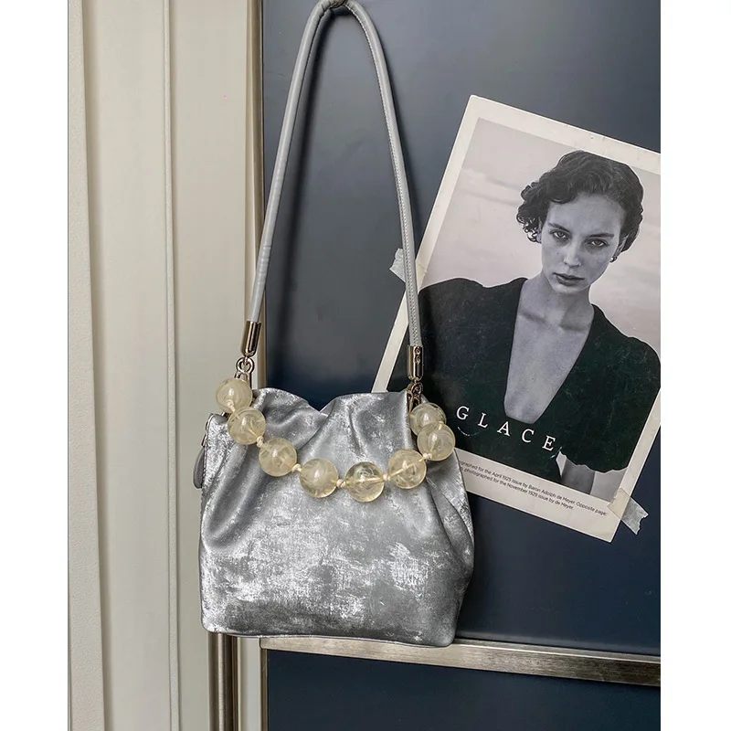 Женская сумка через плечо UKF с ракушкой и бусинами