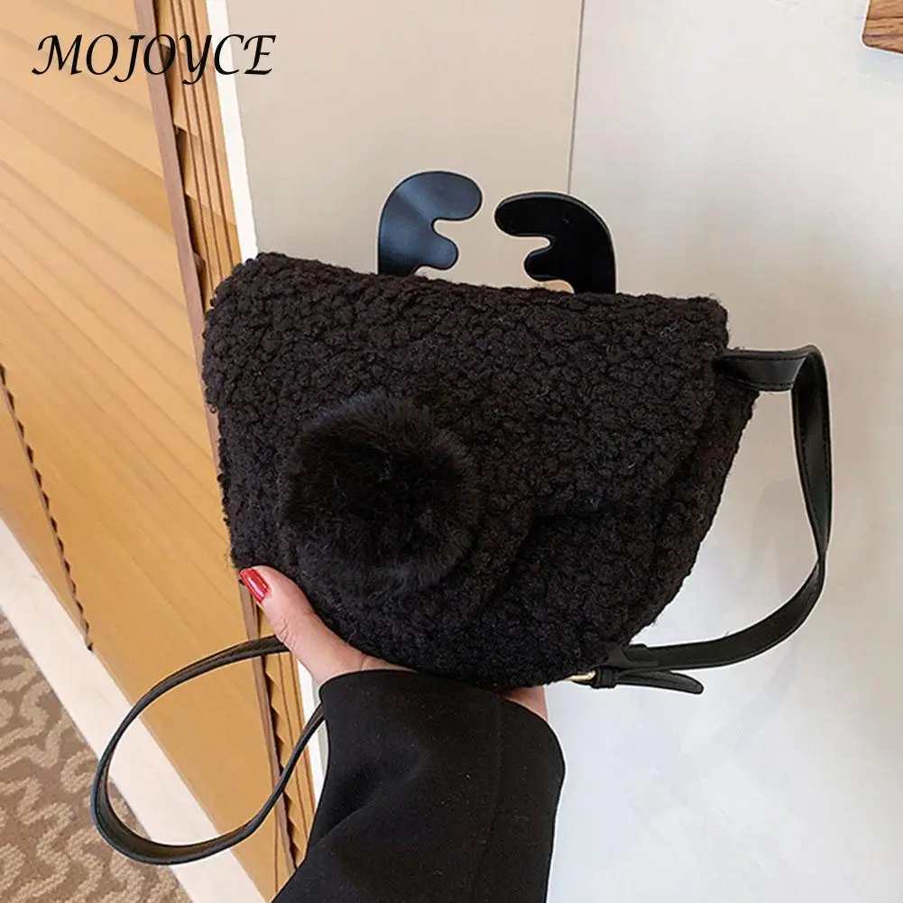 

Women Christmas Elk Shaped Plush Crossbody Bag Flap Small Messenger Bag Furry Fluffy Tote Bags Fashion Simple Shoulder Bag