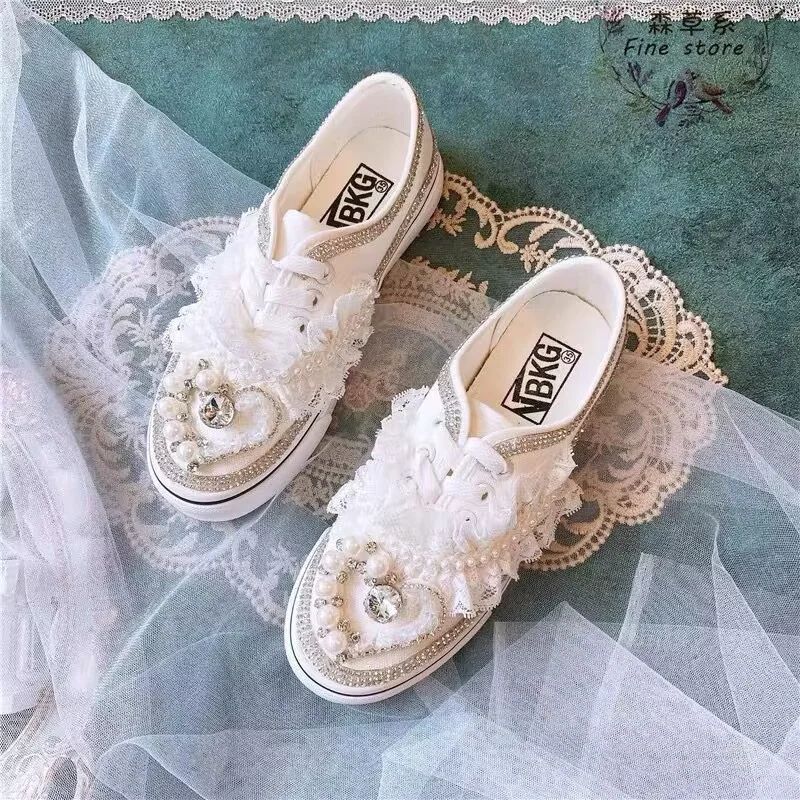 

Small white shoes women summer thin new handmade pearl lace canvas shoes casual sports shoes large size 35-39