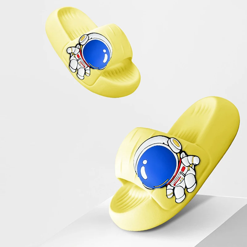 BEVERGREEN Thick Sole Cute Astronaut Women Slippers Bathroom Beach Indoor Sandals 2022 Summer New Couple Slides Soft Women Shoes