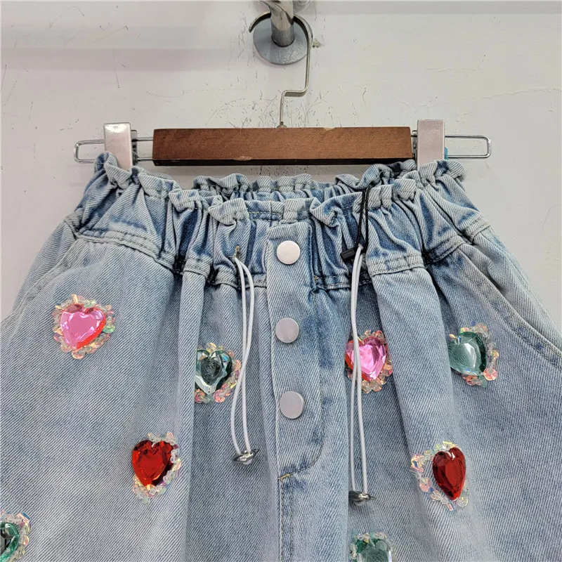 Streetwear Exquisite Rhinestone Beaded Color Heart High Waist Jeans Shorts Loose Slimming Denim Shorts Women Summer Short Pants