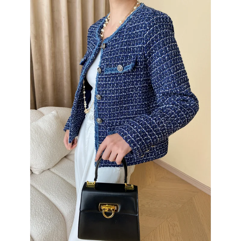 Рисунок 5 - Женская твидовая короткая куртка