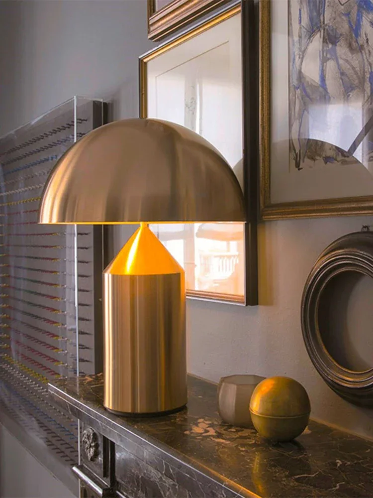 Напольная лампа в скандинавском стиле