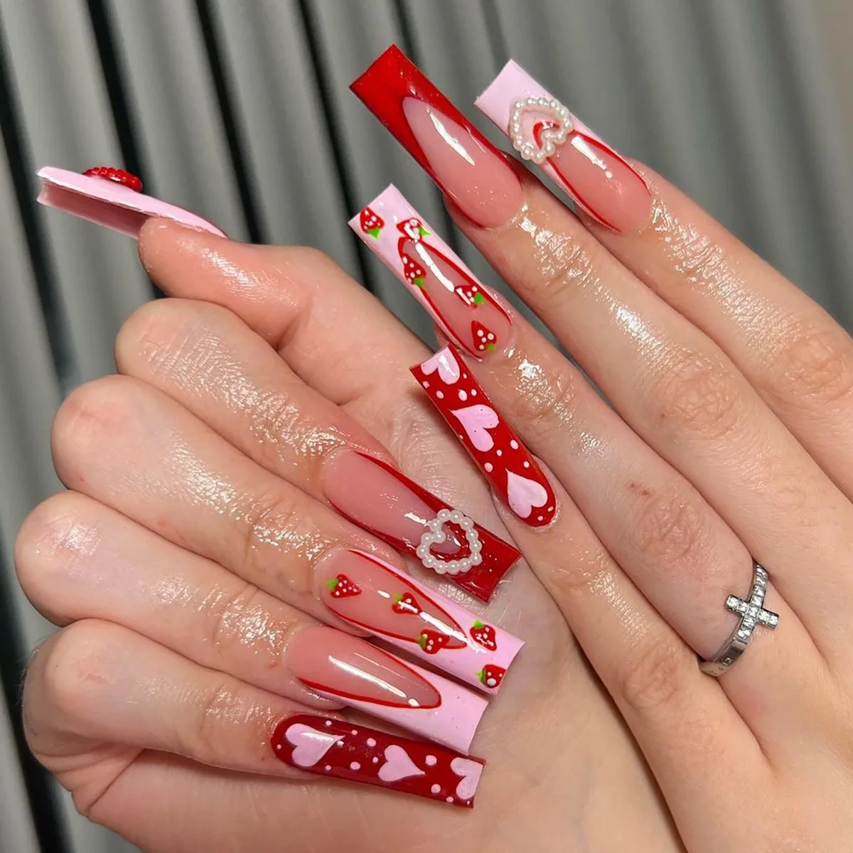 Набор накладных ногтей 24 шт