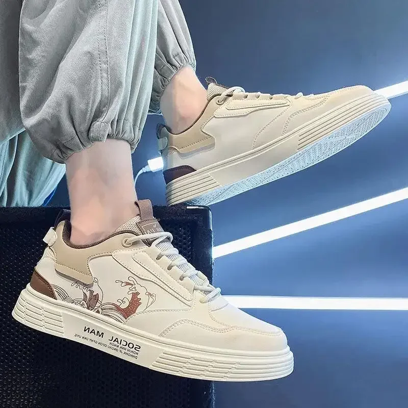 

2023 new summer leisure fashion sports flat men's shoes leisure junior high school men small white fashion shoes sneakers men