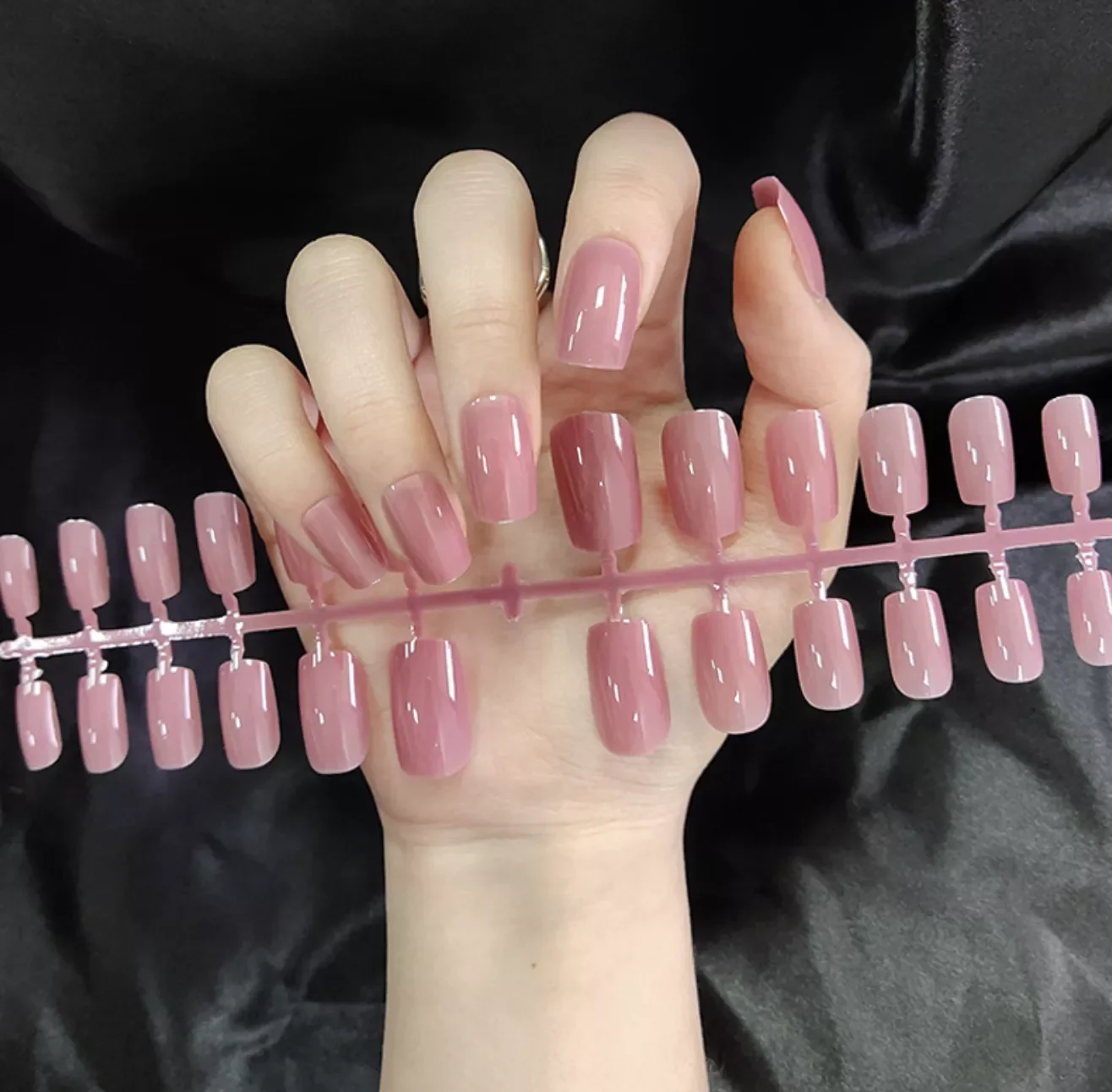

Color Mirror Middle Length Coffin False Nail Ballet Press on Nails Tip for Nails Art Artificial Fingernails Fake Equipment