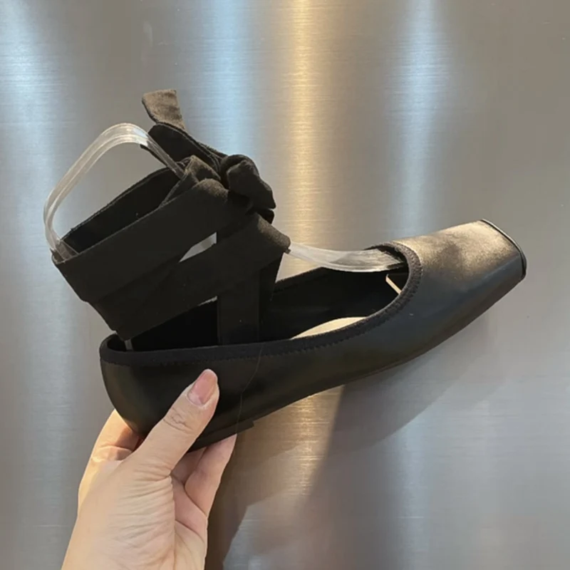 Балетки женские классические квадратный носок на шнуровке плоская подошва