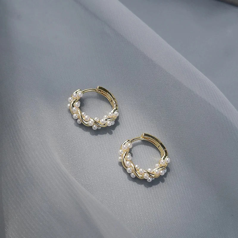 

Small Versatile Earrings Women's Jewelry Wedding Party Gift 2023 Korean New Simple Temperament Circle Pearl Fashion
