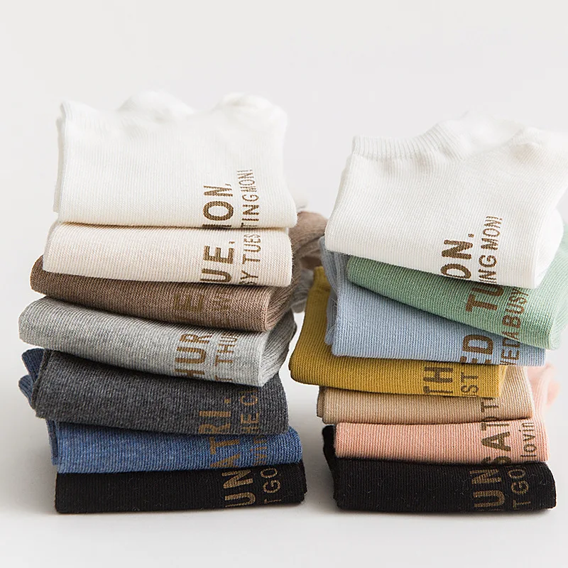 7pairs new 2018 week English 22cm embroidery cotton socks lady stealth comfortable high quality boat socks spring and summer