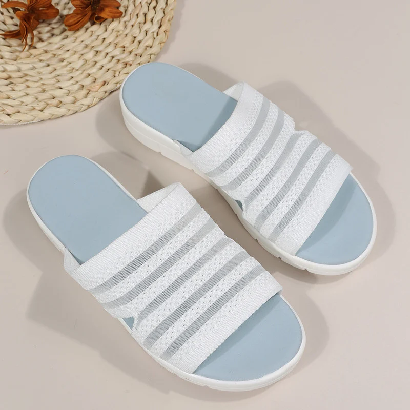 

Сандалии женские сетчатые в полоску, босоножки на танкетке, модные повседневные удобные пляжные тапочки на толстой подошве, с ремешком для ...