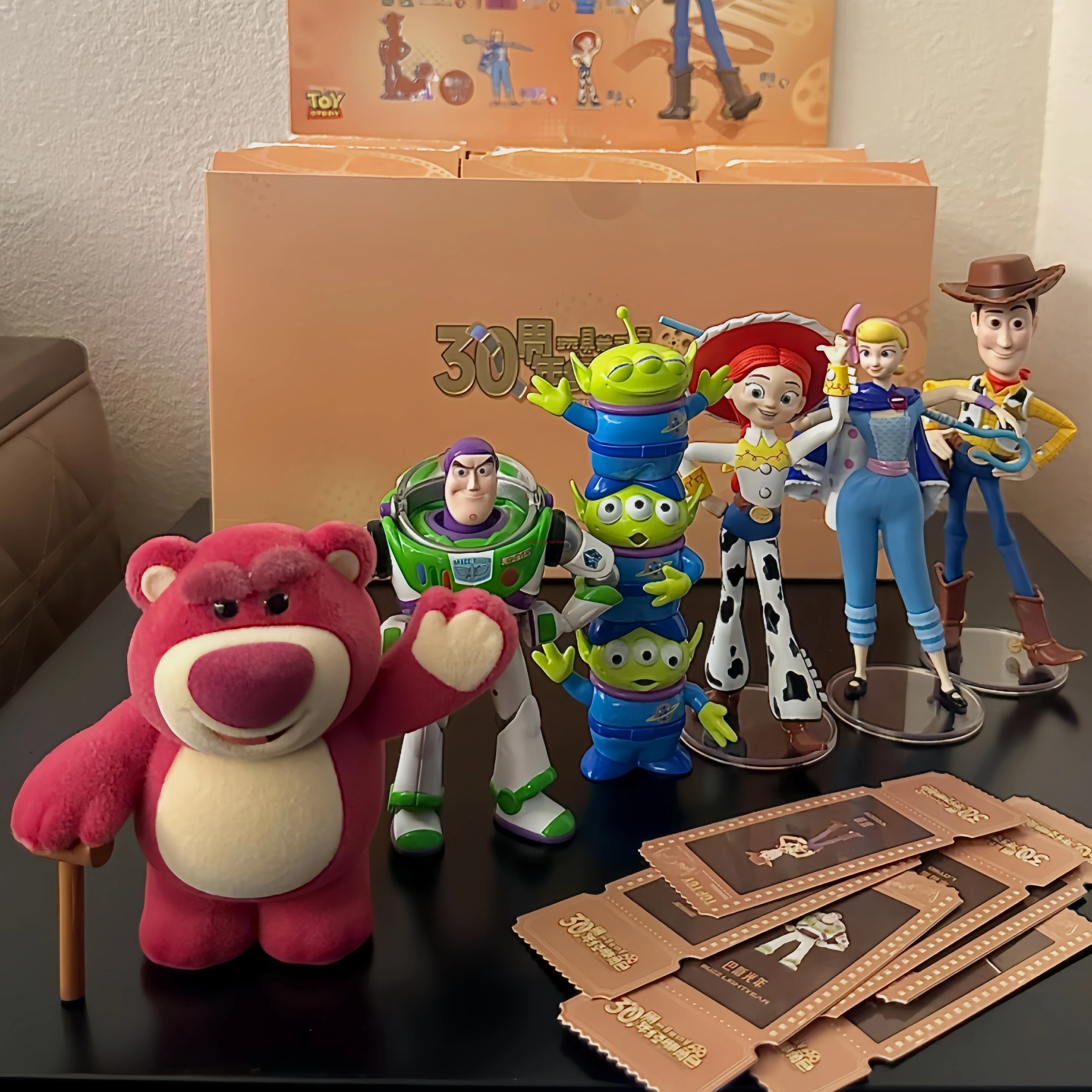 Фото Официальная лицензионная мини-фигурка Top Toy к 30-летию «Истории игрушек», милая коллекционная фигурка из ПВХ, редкий настольный сувенир, подарок для хобби и праздничного декора №4