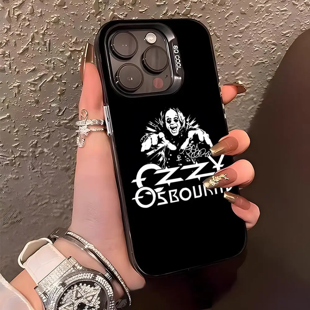 Фото Чехол O-Ozzy Osbourne для iPhone 17 Air 16 15 14 Plus 13 12 11 Pro XS Max, серебристо-черный, с бампером №2