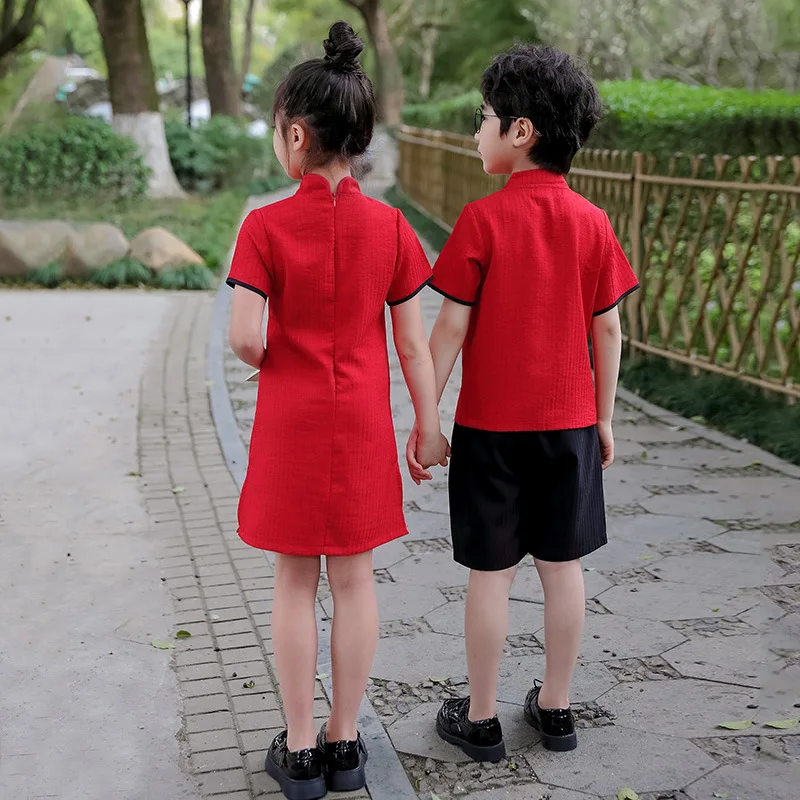 Костюмы для выступлений в честь Дня ребенка учащихся начальной и средней школы