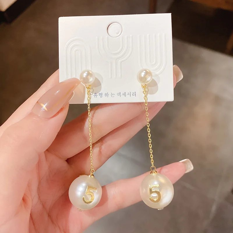 

Silver Needle Diamond Pearl Digital 5 Tassel Earrings Baroque Retro Simple Temperament Design Sense (women)