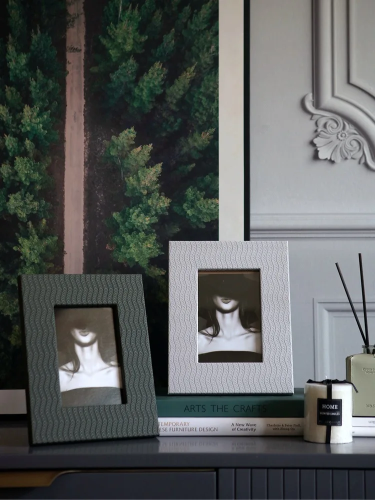 

Modern Simple High-grade Fashion Creative Leather Photo Frame