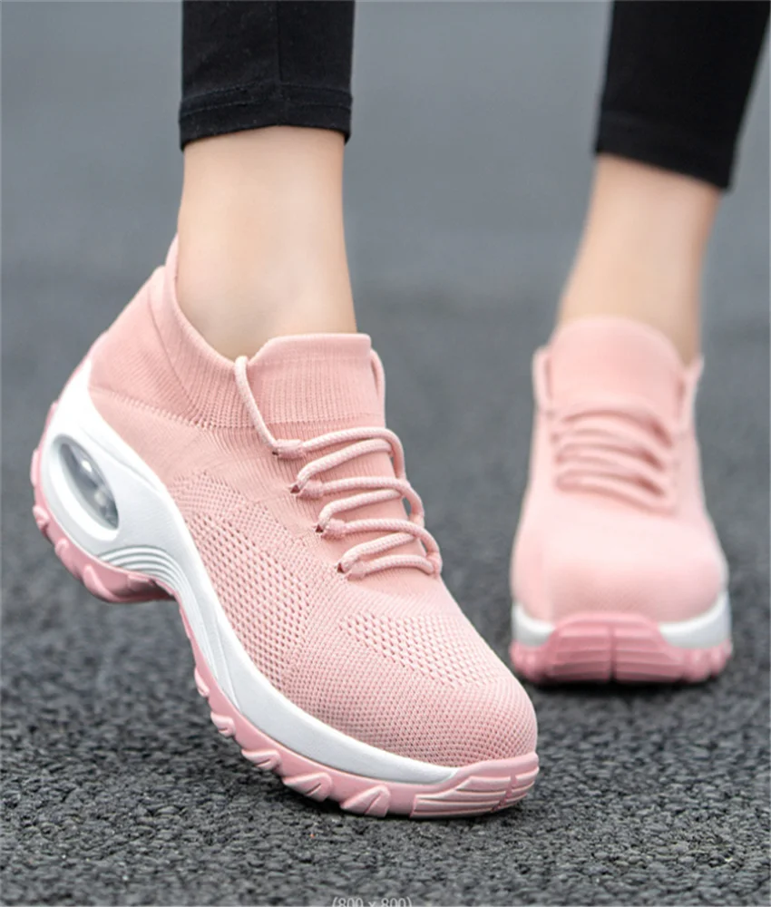 Mesh Breathable Women Sports Shoes New Four Seasons Flying Woven Leisure Running Shoes Ladies Light Flat Walking Sneakers