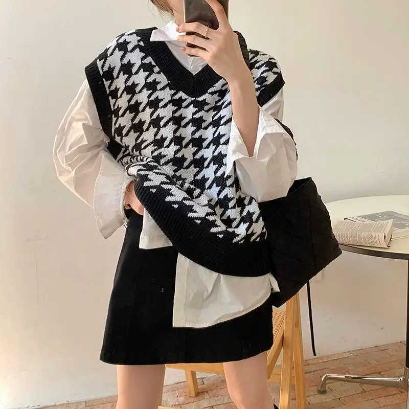 

Vintage Plaid Patchwork Knitting Vest Spring New V Neck Loose All-match Contrast Youth Tank Tops Fashion Trend Women Clothing