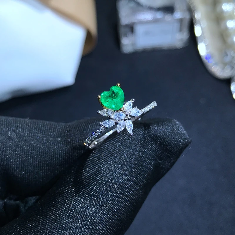 

Rare heart shape 100% natural emerald ring new 925 Sterling Silver AAAAA