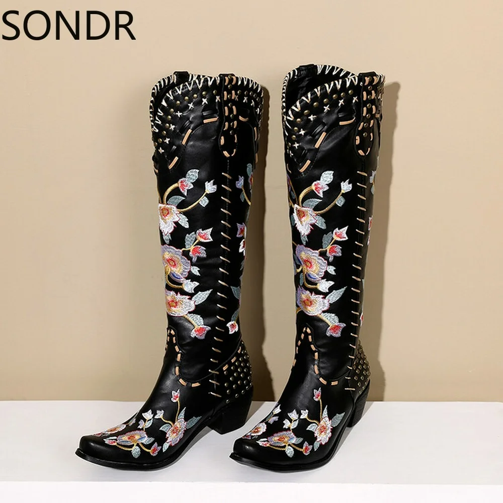 

Женские этнические сапоги до бедра с вышивкой и острым носком, ковбойская обувь Челси на массивном каблуке в западном стиле, черные, белые Искусственные сапоги, новинка 2022
