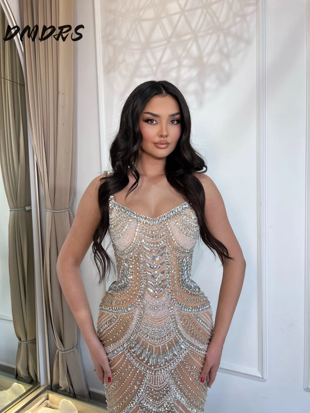 Роскошное платье для выпускного вечера без рукавов 2025 классическое вечернее